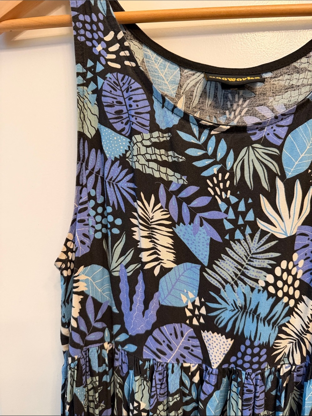 NOOWORKS Naomi Sleeveless Blue & Black Leaf-Print Midi Dress S - Picture 2 of 3